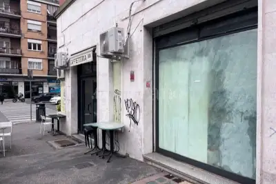 Negozio in vendita, Via Tuscolana, Roma