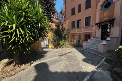 Casa in vendita, Via Adalberto, Roma