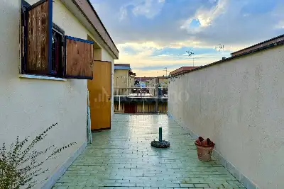 Villino a Schiera in vendita, Via del Fosso dell'Acqua Mariana, Roma