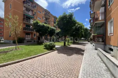 Casa in vendita, Via Lorenteggio, Milano