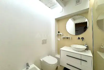 Casa in vendita, Via Galliera, Bologna