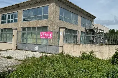 Capannone in vendita, Via Newton, Avezzano