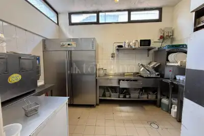 Attività Commerciale in vendita, Via del Ponte alle Mosse, Firenze