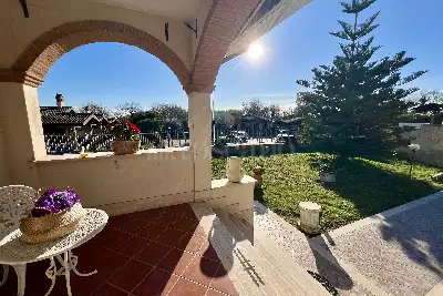 Villa in vendita, Via Elini, Fiumicino