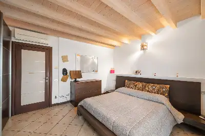 Villa in vendita, Via Barcuzzi , Lonato del Garda