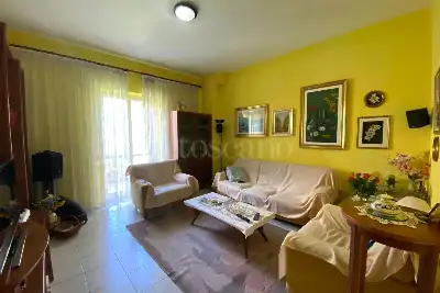 Casa in vendita, Via Mombaruzzo, Roma