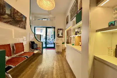 Negozio in vendita, Via Leone Tolstoj, Milano