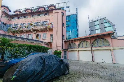 Casa in vendita, Via Cola Montano, Milano