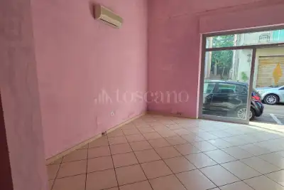 Negozio in vendita, Via IV Novembre, Loreto Aprutino