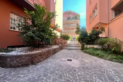 Casa in vendita, Via Emilio Praga, Roma