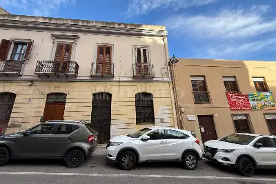 Casa Indipendente in vendita, pressi Mercato San Benedetto, Cagliari