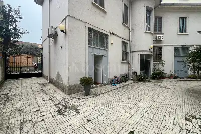 Casa in vendita, Piazza Vesuvio, Milano