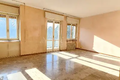 Casa in vendita, Via Montello, Brescia