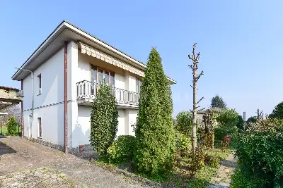 Casa in vendita, Via Benvenuto Cellini, Cantù