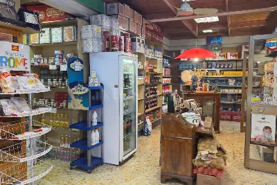 Negozio in vendita, VIA DI PIETRALATA , Roma