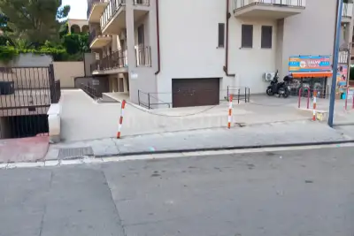 Negozio in vendita, Via Carlo Cattaneo, Casteldaccia