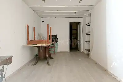 Negozio in vendita, Via Savoia, Siracusa