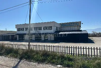 Capannone in vendita, Via Valeria Tiburtina, Celano