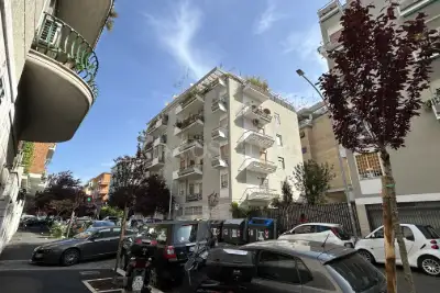 Negozio in affitto, Via del Vascello, Roma