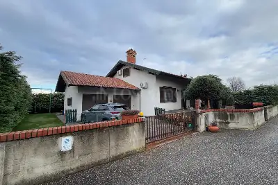 Villa in vendita, Via Milite Ignoto, Robecchetto con Induno