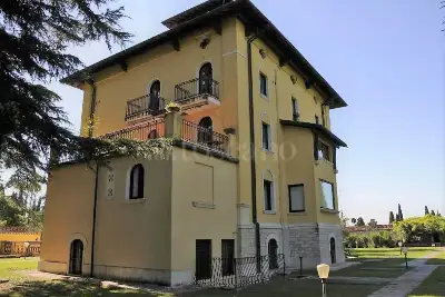 Casa in vendita, Via Caio Valerio Catullo, Sirmione