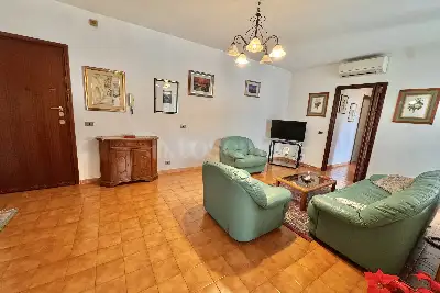 Casa in vendita, Viale dei Caduti Nella Guerra di Liberazione, Roma