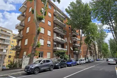 Casa in vendita, Via Costantino, Roma