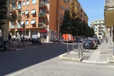 Negozio in vendita, Via Eratostene, Roma