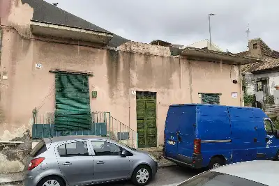 Casa Indipendente in vendita, Via Faraci, Catania