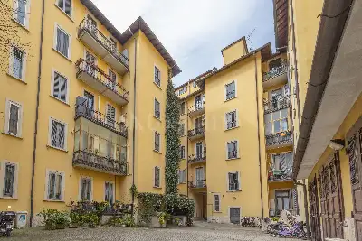 Casa in vendita, Via Giulio Uberti, Milano