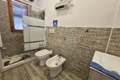 Villino a Schiera in vendita, Via Lago di Como, Pomezia