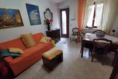 Villino a Schiera in vendita, Via Roma, Redavalle