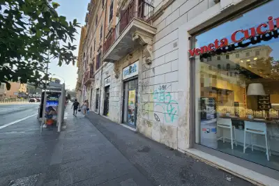 Negozio in affitto, Largo Brindisi, Roma