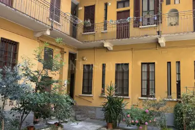 Casa in vendita, Via Correggio, Milano