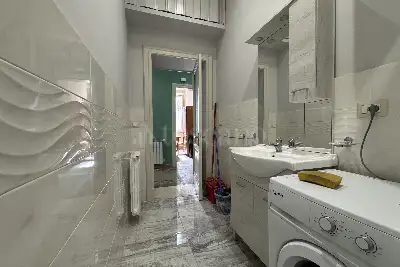 Casa in vendita, Via Montello, Catania