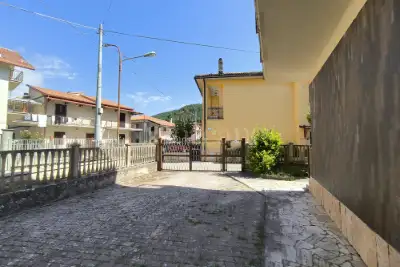 Villa in vendita, Via degli Angeli, Montereale