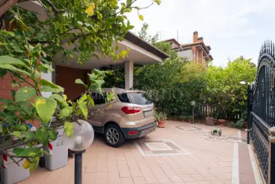 Villa in vendita, Via Spagna, Latina