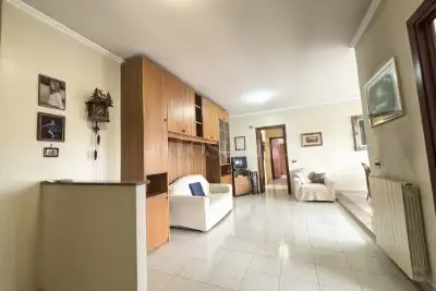 Casa in vendita, Viale dei Caduti per la Resistenza, Roma