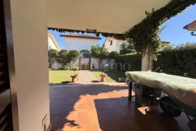 Casa Indipendente in vendita, Viale Corona Australe, Ardea