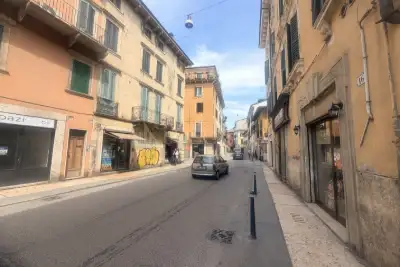 Negozio in affitto, Via Giosuè Carducci, Verona
