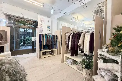 Negozio in vendita, Via Fratelli Fraschini n. 2, Milano