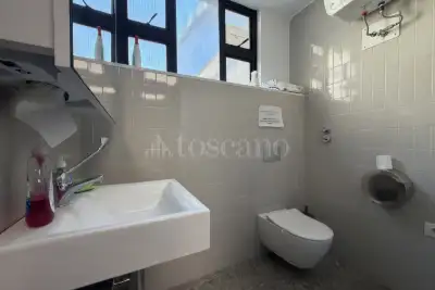 Negozio in vendita, Via Friuli, Milano