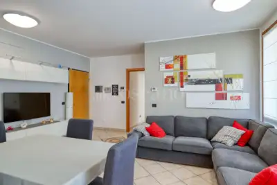 Casa in vendita, Via Angelo Schieppati, Viggiù