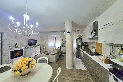 Casa in vendita, Via Giacomo Leopardi, Lumezzane