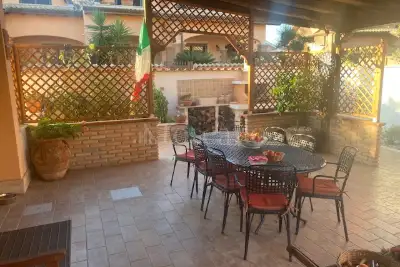 Casa Indipendente in vendita, Via Afrodite, Pomezia