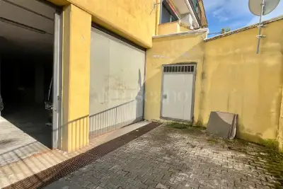 Magazzino in affitto, Contrada Novesoldi, Atripalda