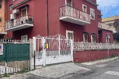 Casa in vendita, Via Silvio Pellico, Pomezia