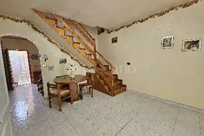 Villino a Schiera in vendita, Via Signa, Pomezia