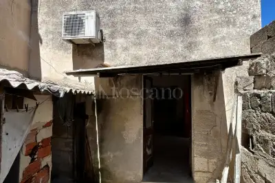 Magazzino in vendita, Via Rinascita, Ittiri