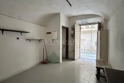 Negozio in vendita, Vicolo Bertolinis, Sassari
